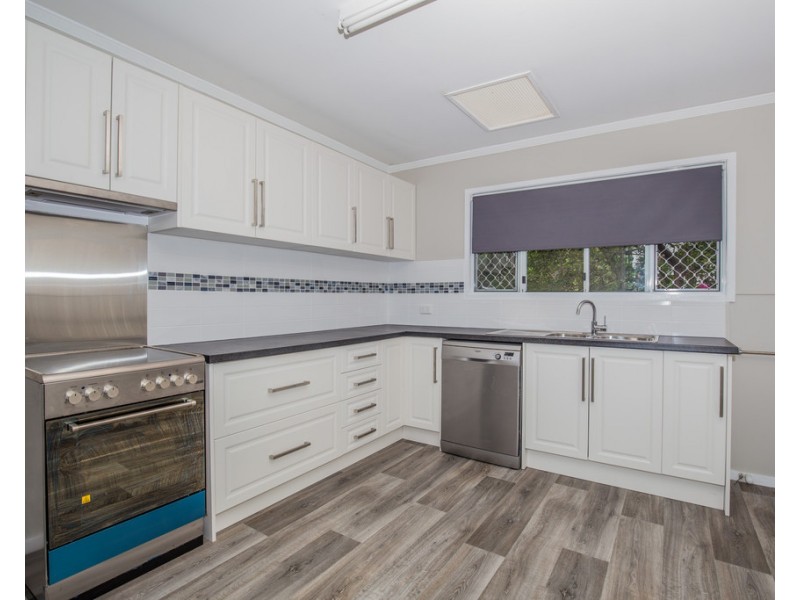 10 Sampson Street, Annerley QLD 4103