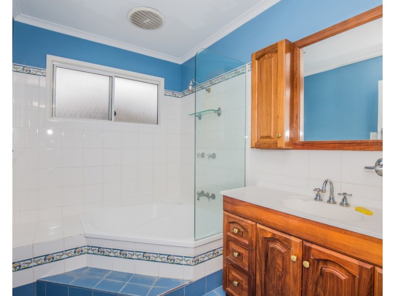 10 Sampson Street, Annerley QLD 4103