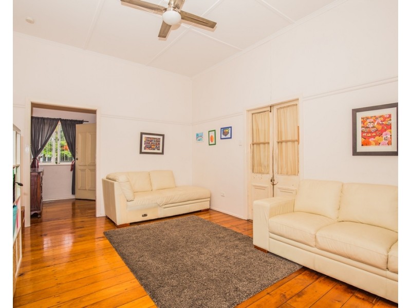15 Southall Street, Fairfield QLD 4103