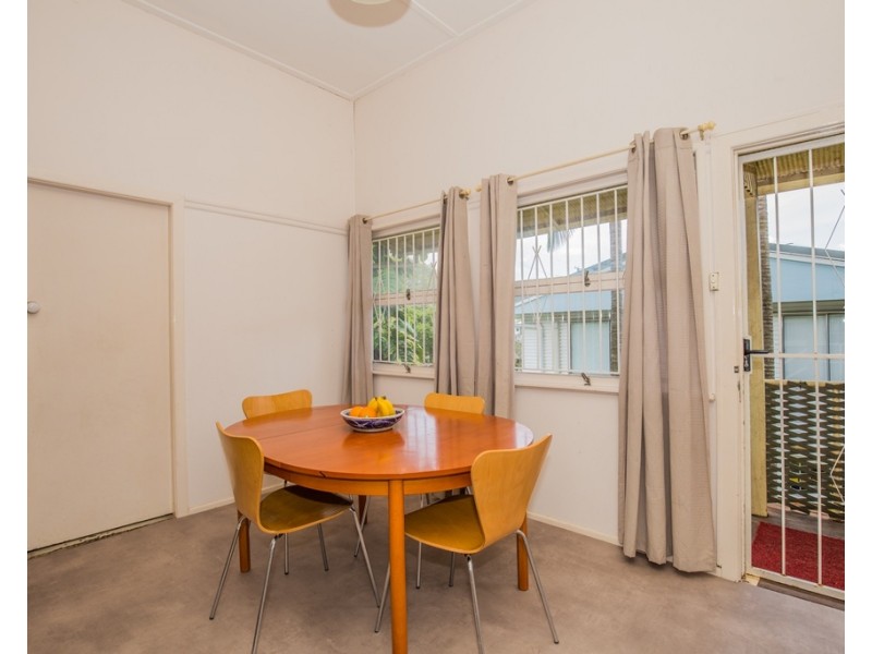 15 Southall Street, Fairfield QLD 4103