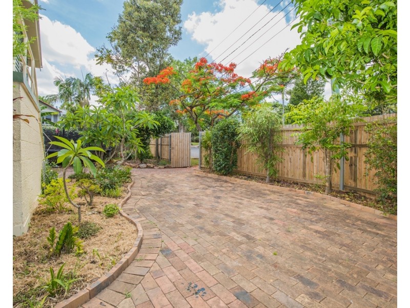 15 Southall Street, Fairfield QLD 4103
