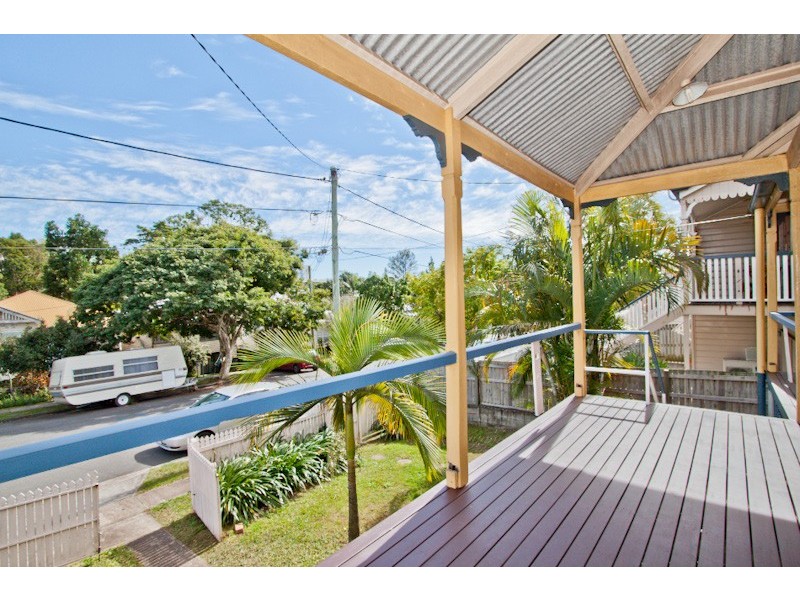 15 Deighton Road, Dutton Park QLD 4102