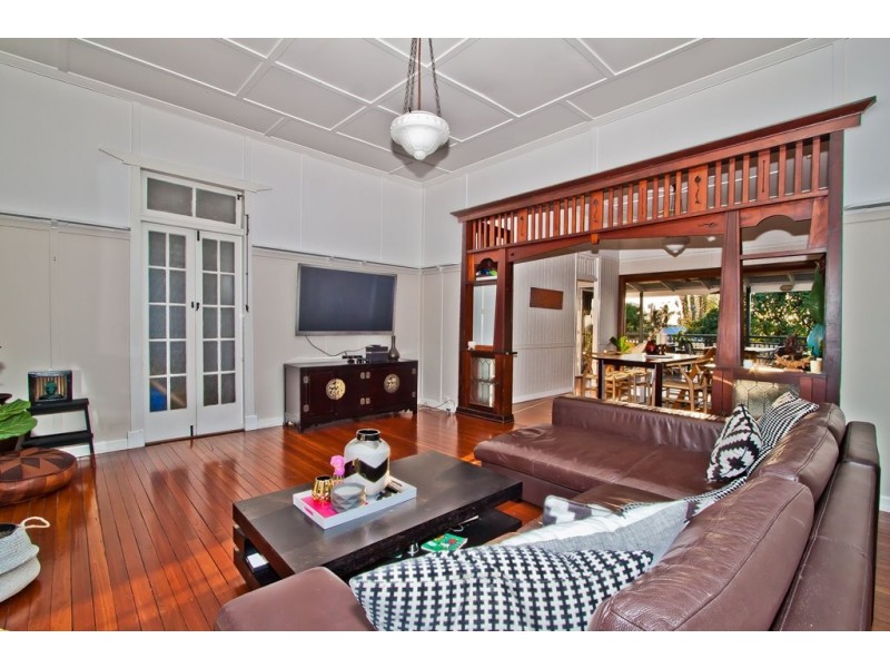 11 Sarah Street, Annerley QLD 4103