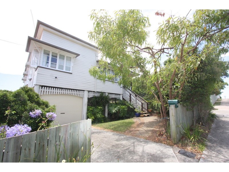 77 Mearns Street, Fairfield QLD 4103