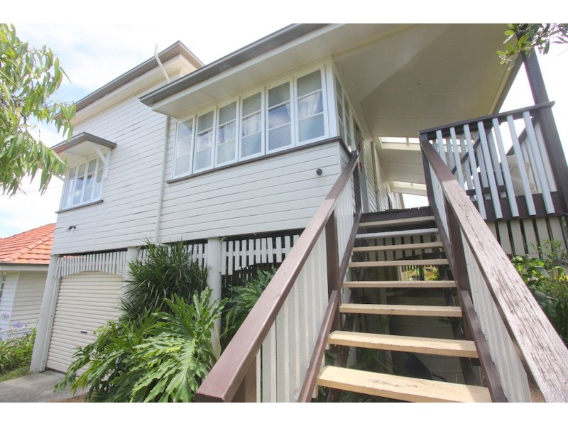 77 Mearns Street, Fairfield QLD 4103