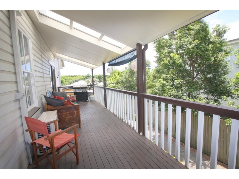 77 Mearns Street, Fairfield QLD 4103