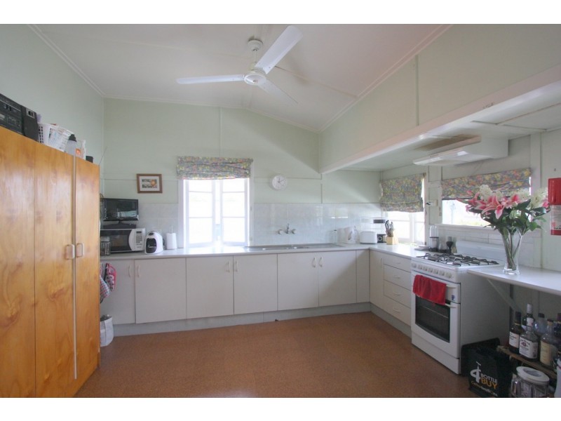 77 Mearns Street, Fairfield QLD 4103