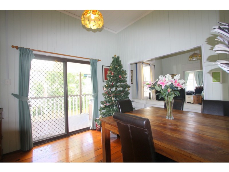 77 Mearns Street, Fairfield QLD 4103