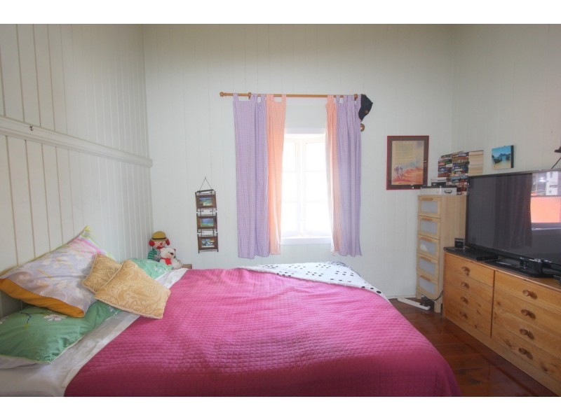 77 Mearns Street, Fairfield QLD 4103