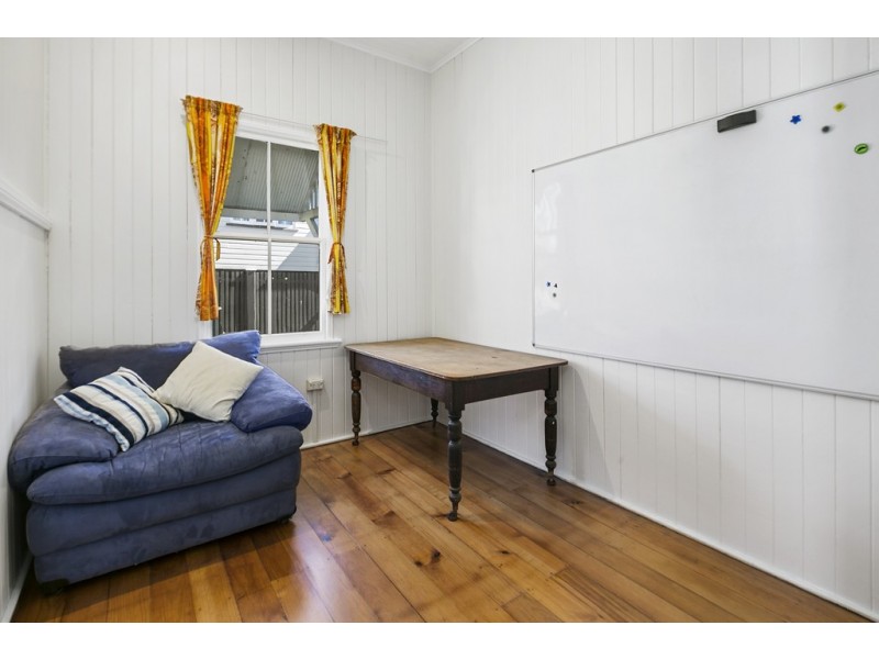 18 Palmerston Street, Annerley QLD 4103