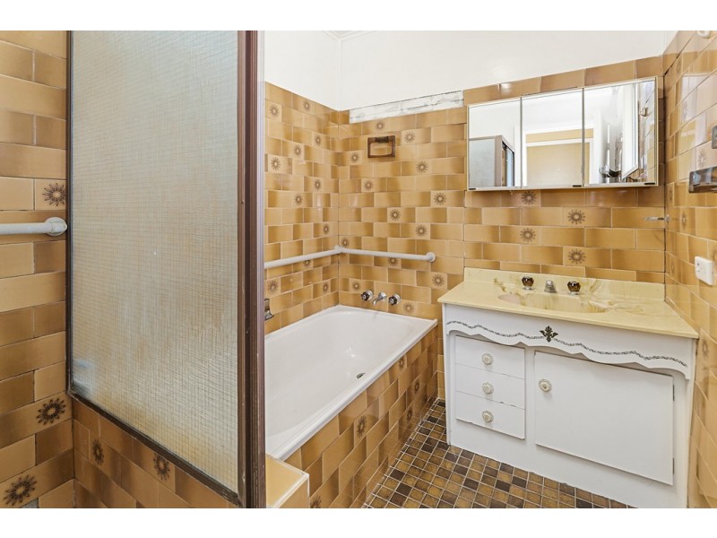 18 Palmerston Street, Annerley QLD 4103