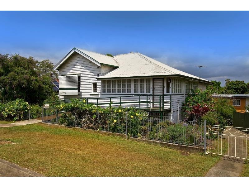 33 Cameron Street, Fairfield QLD 4103
