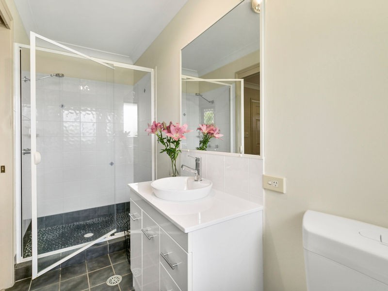 17 Cricket Street, Coopers Plains QLD 4108