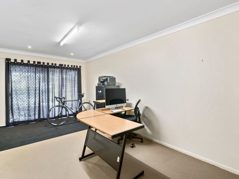 17 Cricket Street, Coopers Plains QLD 4108