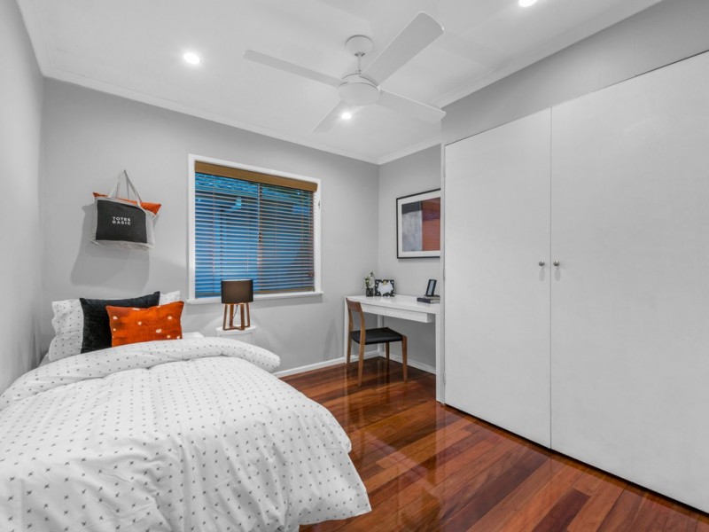 80 Lancelot Street, Tennyson QLD 4105