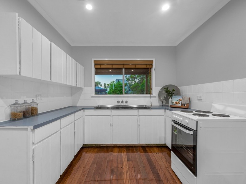 80 Lancelot Street, Tennyson QLD 4105