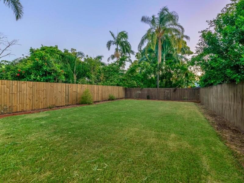 80 Lancelot Street, Tennyson QLD 4105