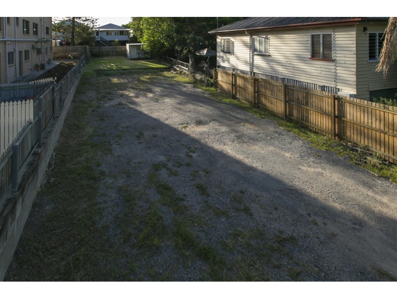 15 Logan Street, Greenslopes QLD 4120