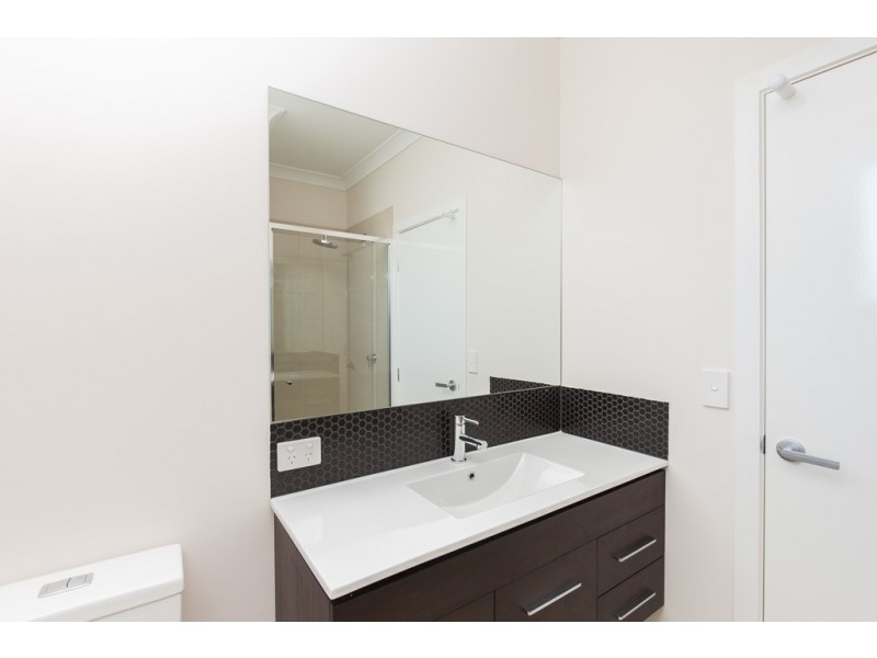 2 and 3/34 Aubigny Street, Annerley QLD 4103