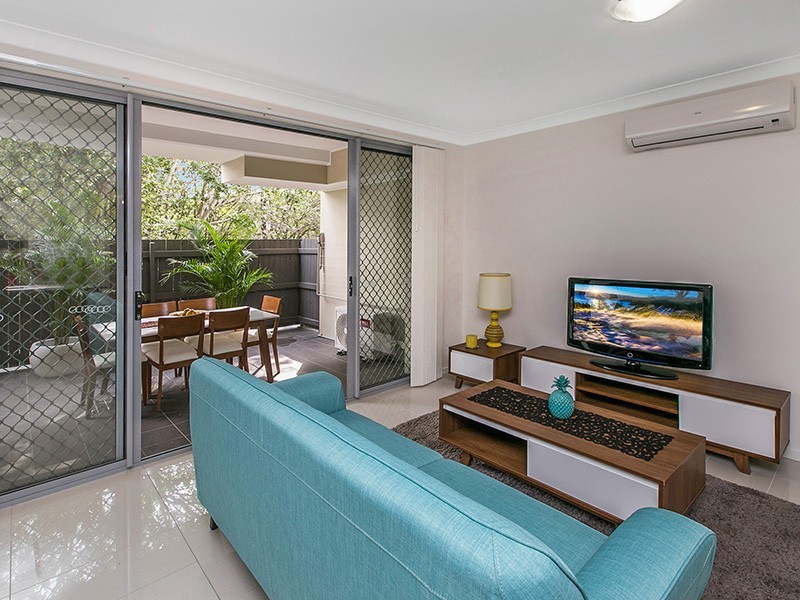 2/11 Cottenham Street, Fairfield QLD 4103