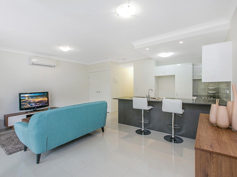 2/11 Cottenham Street, Fairfield QLD 4103