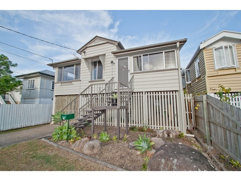 38 Pear Street, Greenslopes QLD 4120