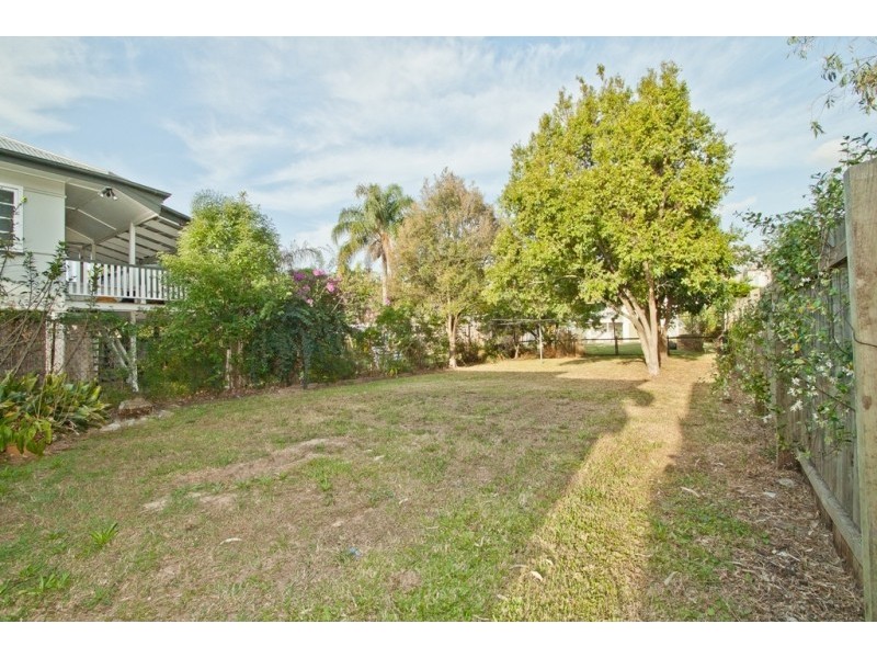38 Pear Street, Greenslopes QLD 4120