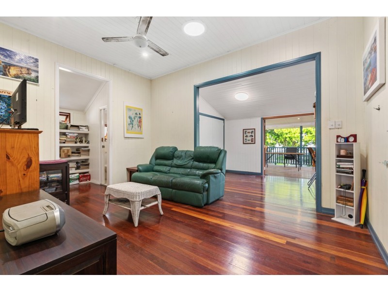 100 Hyde Road, Yeronga QLD 4104