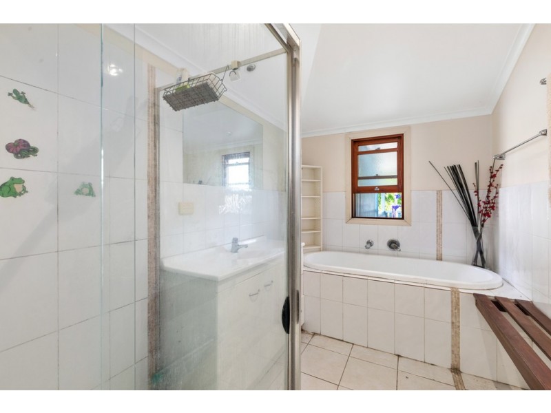 100 Hyde Road, Yeronga QLD 4104