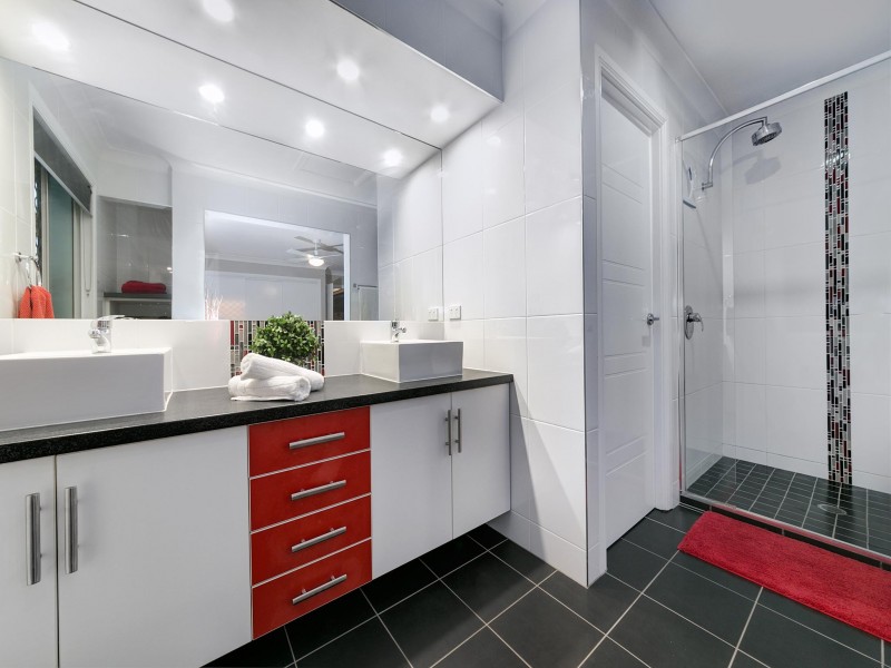 98 Venner Road, Annerley QLD 4103