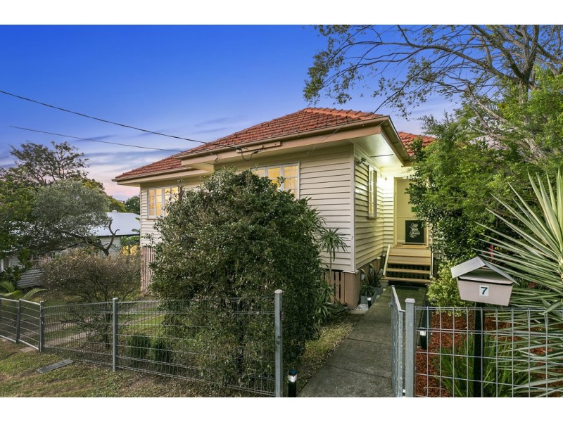 7 Sampson Street, Annerley QLD 4103