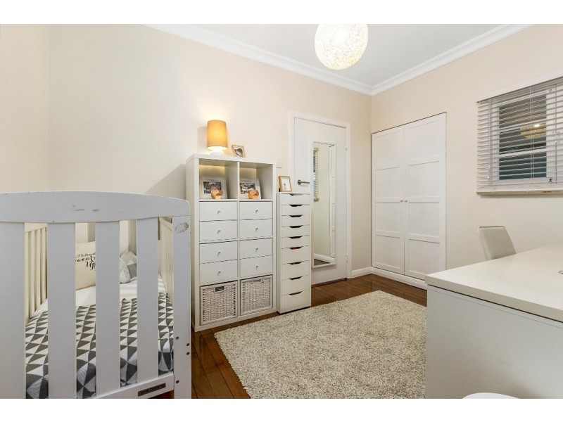 7 Sampson Street, Annerley QLD 4103