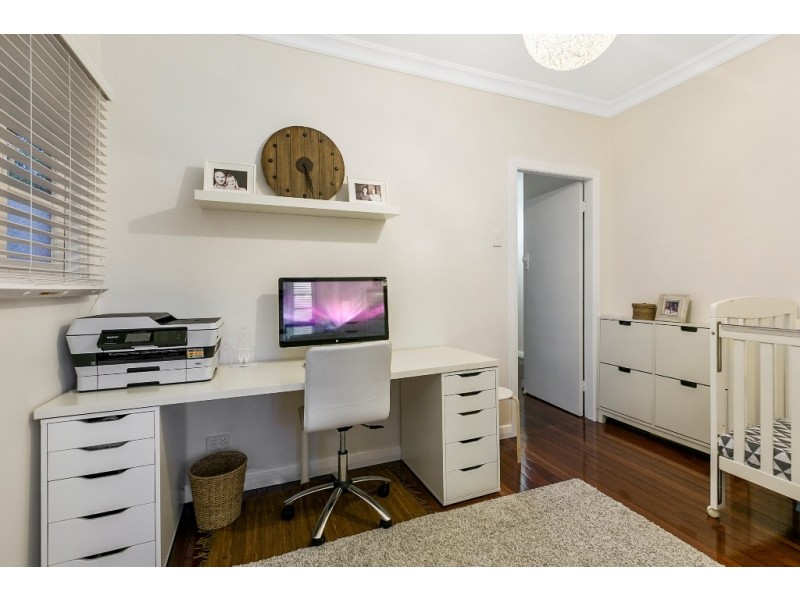 7 Sampson Street, Annerley QLD 4103