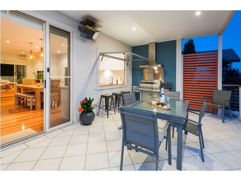 36 Hockings Street, Holland Park West QLD 4121