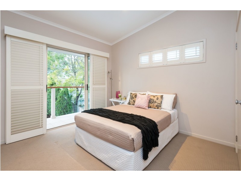 36 Hockings Street, Holland Park West QLD 4121