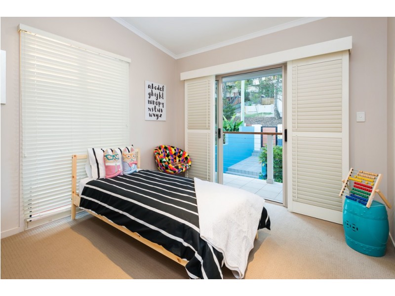 36 Hockings Street, Holland Park West QLD 4121