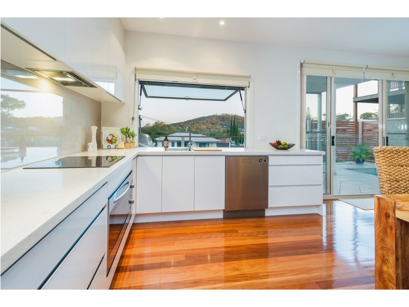 36 Hockings Street, Holland Park West QLD 4121