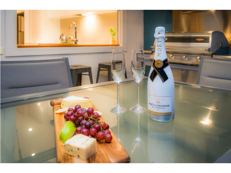 36 Hockings Street, Holland Park West QLD 4121