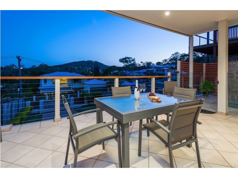 36 Hockings Street, Holland Park West QLD 4121