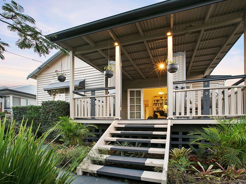 45 Lancelot Street, Tennyson QLD 4105