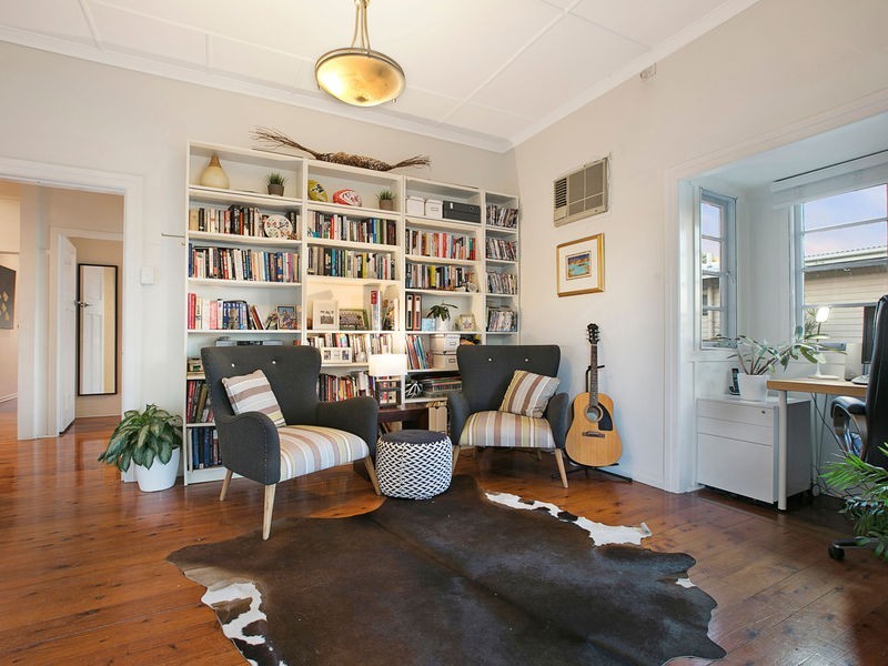 45 Lancelot Street, Tennyson QLD 4105