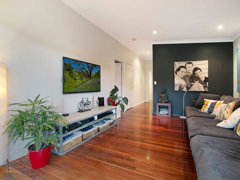 45 Lancelot Street, Tennyson QLD 4105