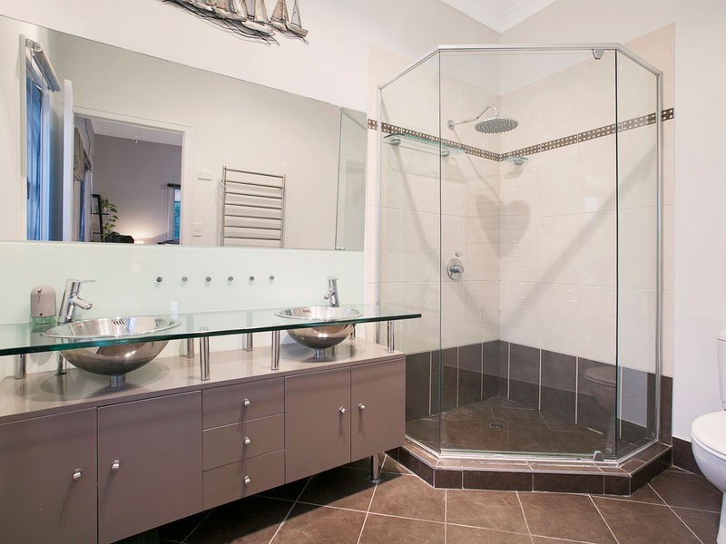 45 Lancelot Street, Tennyson QLD 4105