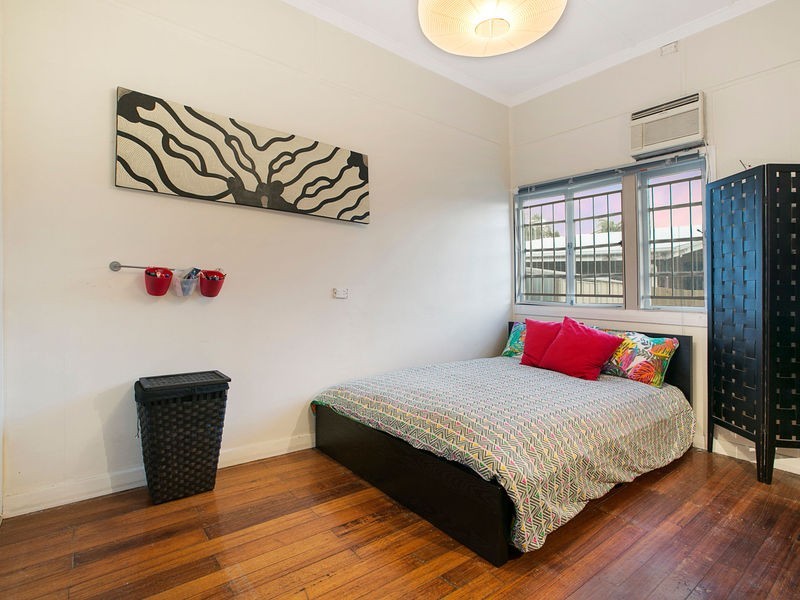 45 Lancelot Street, Tennyson QLD 4105