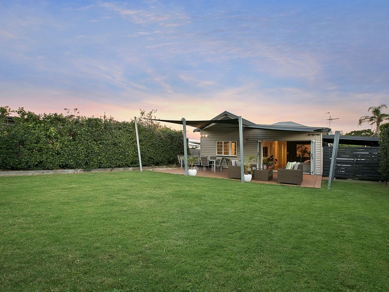 45 Lancelot Street, Tennyson QLD 4105