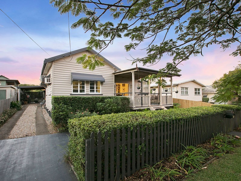 45 Lancelot Street, Tennyson QLD 4105