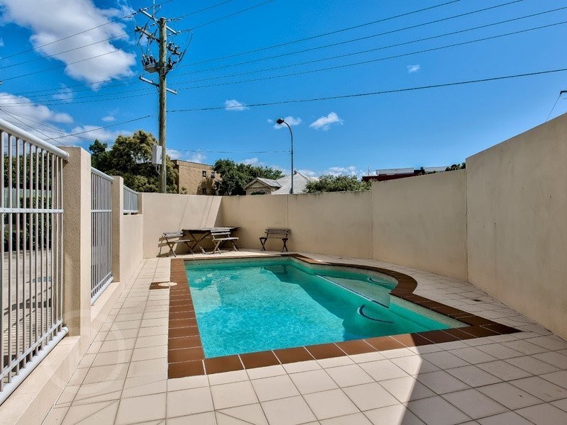 4/102 Melton Road, Nundah QLD 4012