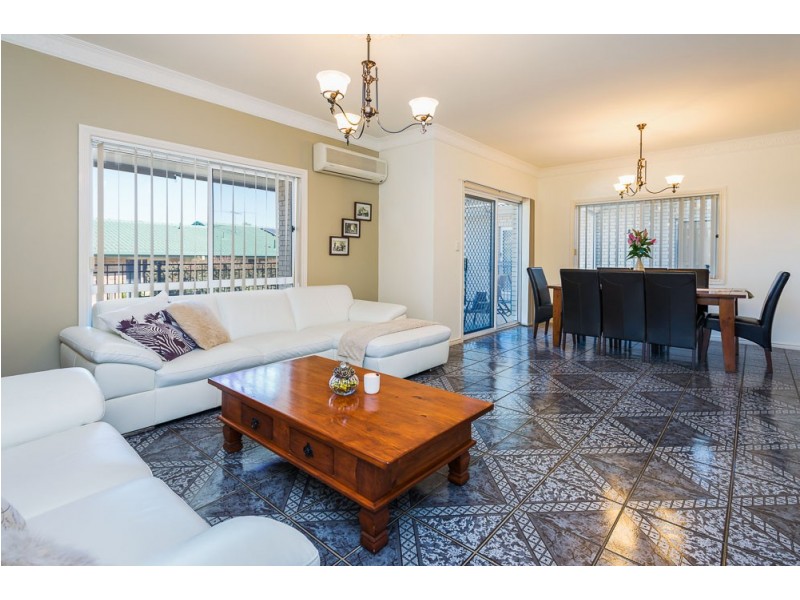 4 Vermeer Close, Mackenzie QLD 4156