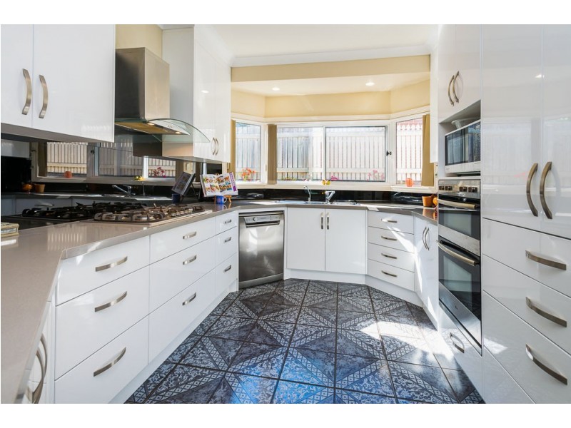 4 Vermeer Close, Mackenzie QLD 4156