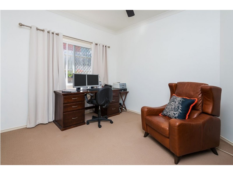 4 Vermeer Close, Mackenzie QLD 4156